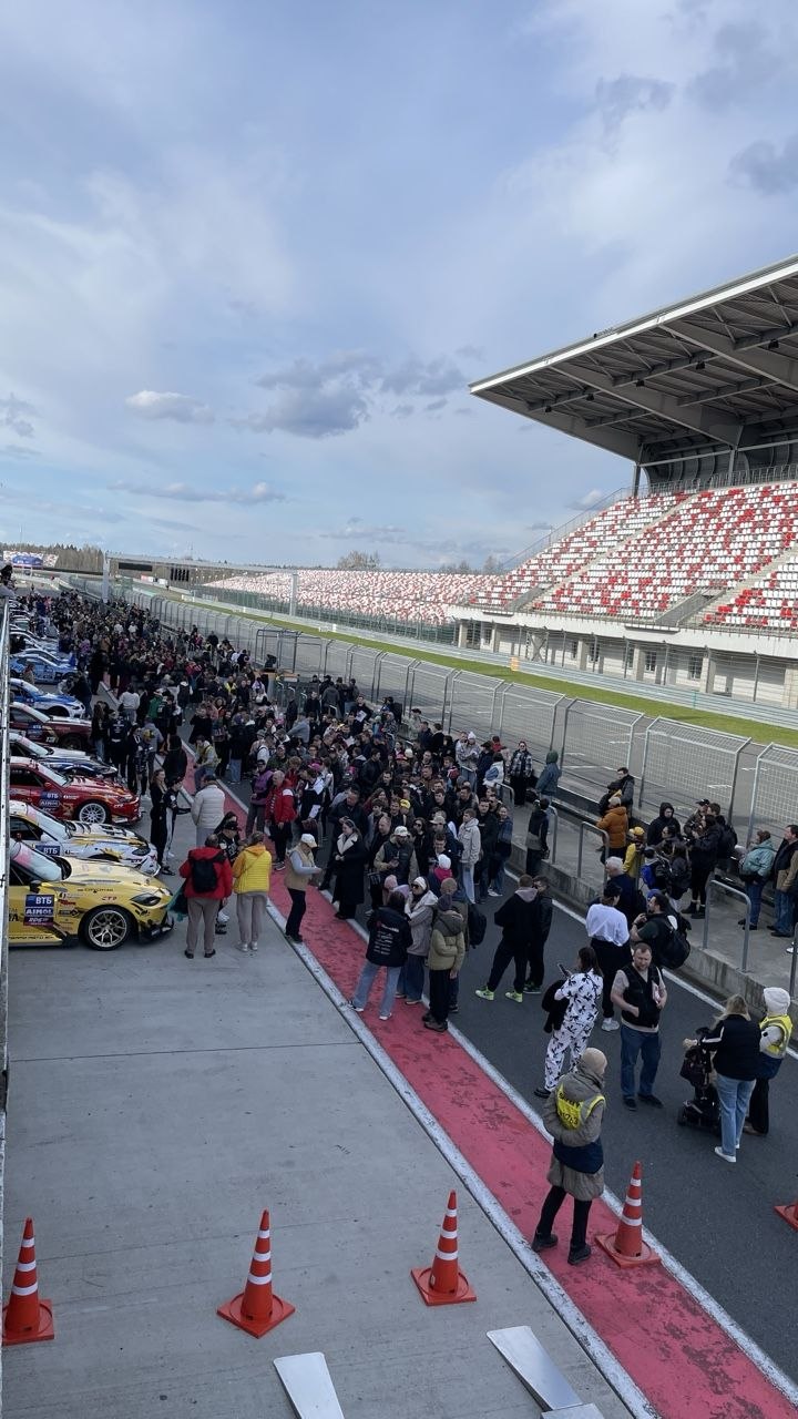 Автограф-сессия и парные тренировки на Moscow Raceway