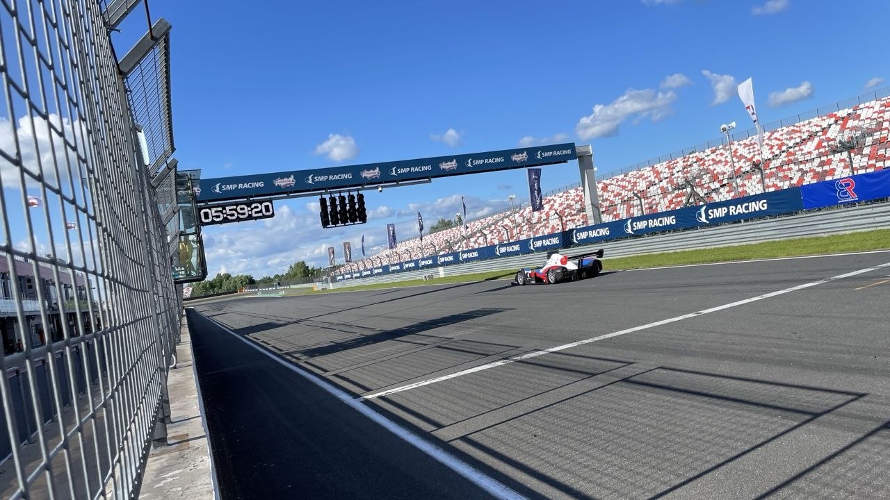 Промежуточные результаты гонки на Moscow Raceway: топ-5 после 6 часов