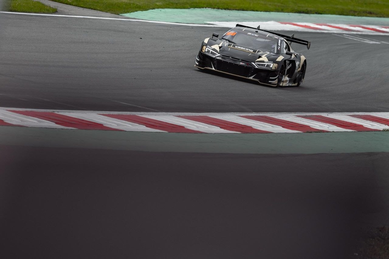 Началась квалификация CN Pro, GT Pro и GT на Moscow Raceway