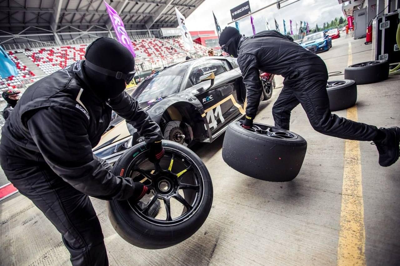 Топ-5 Moscow Raceway за 30 минут до финиша