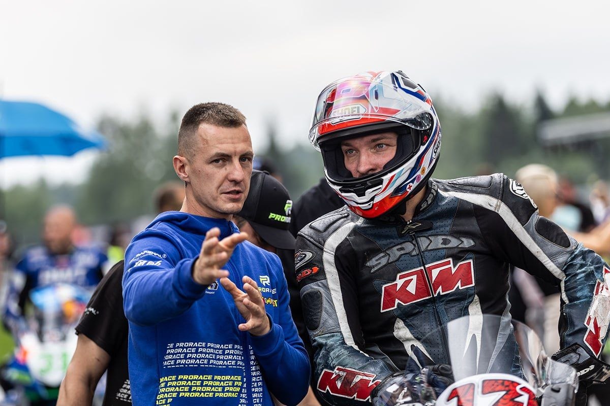Стартовое построение Супербайк 3 на Moscow Raceway
