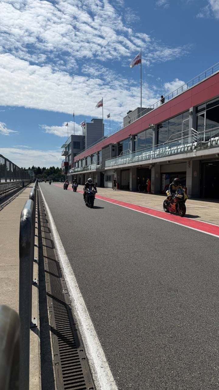 Moscow Raceway продлил режим открытого питлейна до 14:20