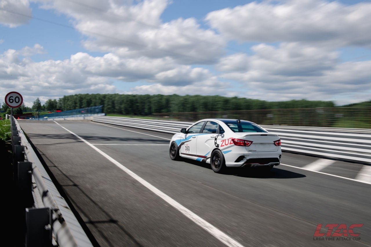 Фото со 2 и 3 этапов LADA Time Attack