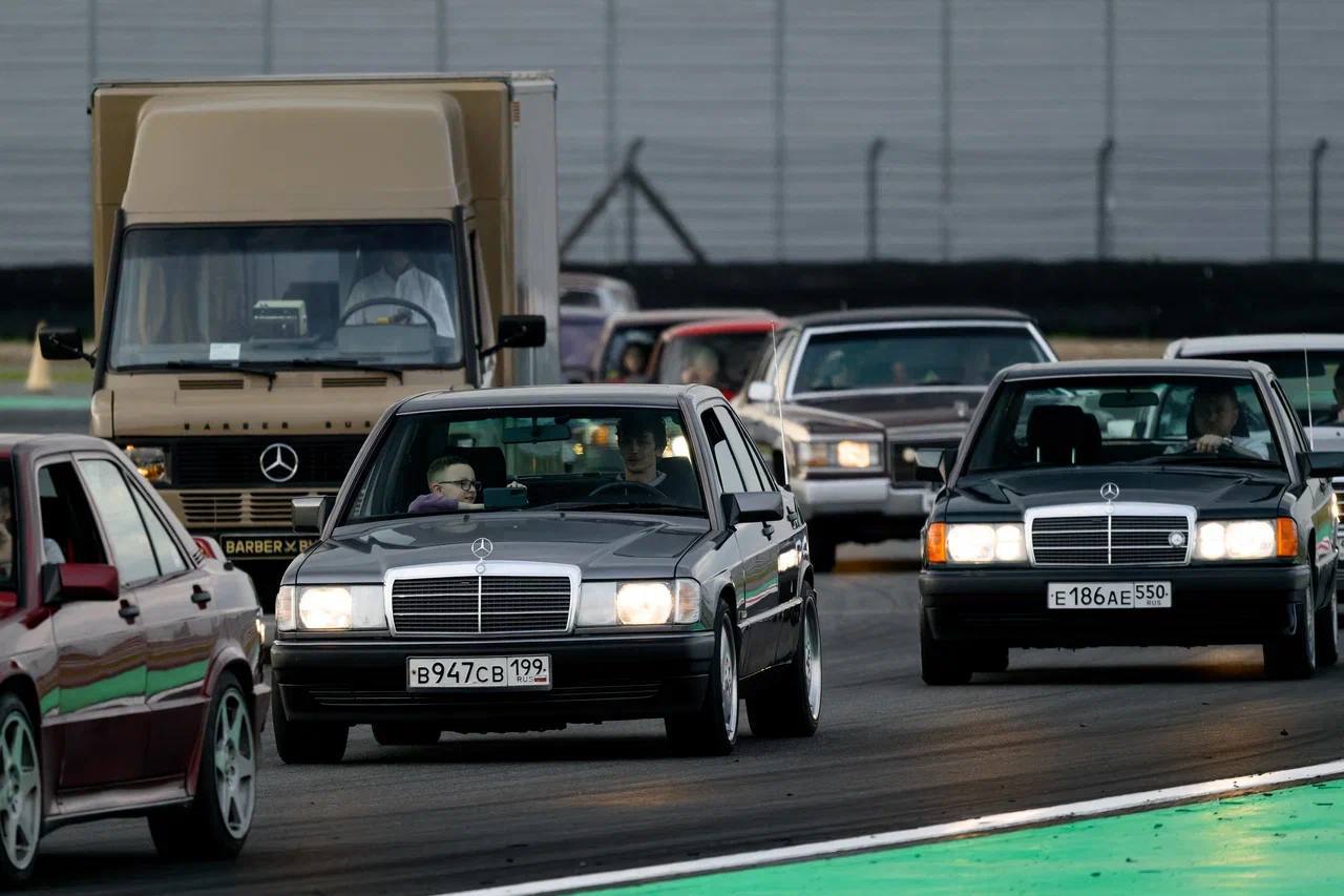 3-й этап «Серии Классика» на Moscow Raceway: выставка ретро и парад легенд
