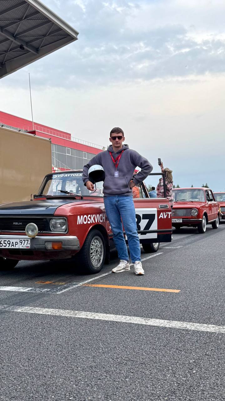 Участник ретро-выставки Classic Touring Cup: Москвич 2140 SL Ткачева