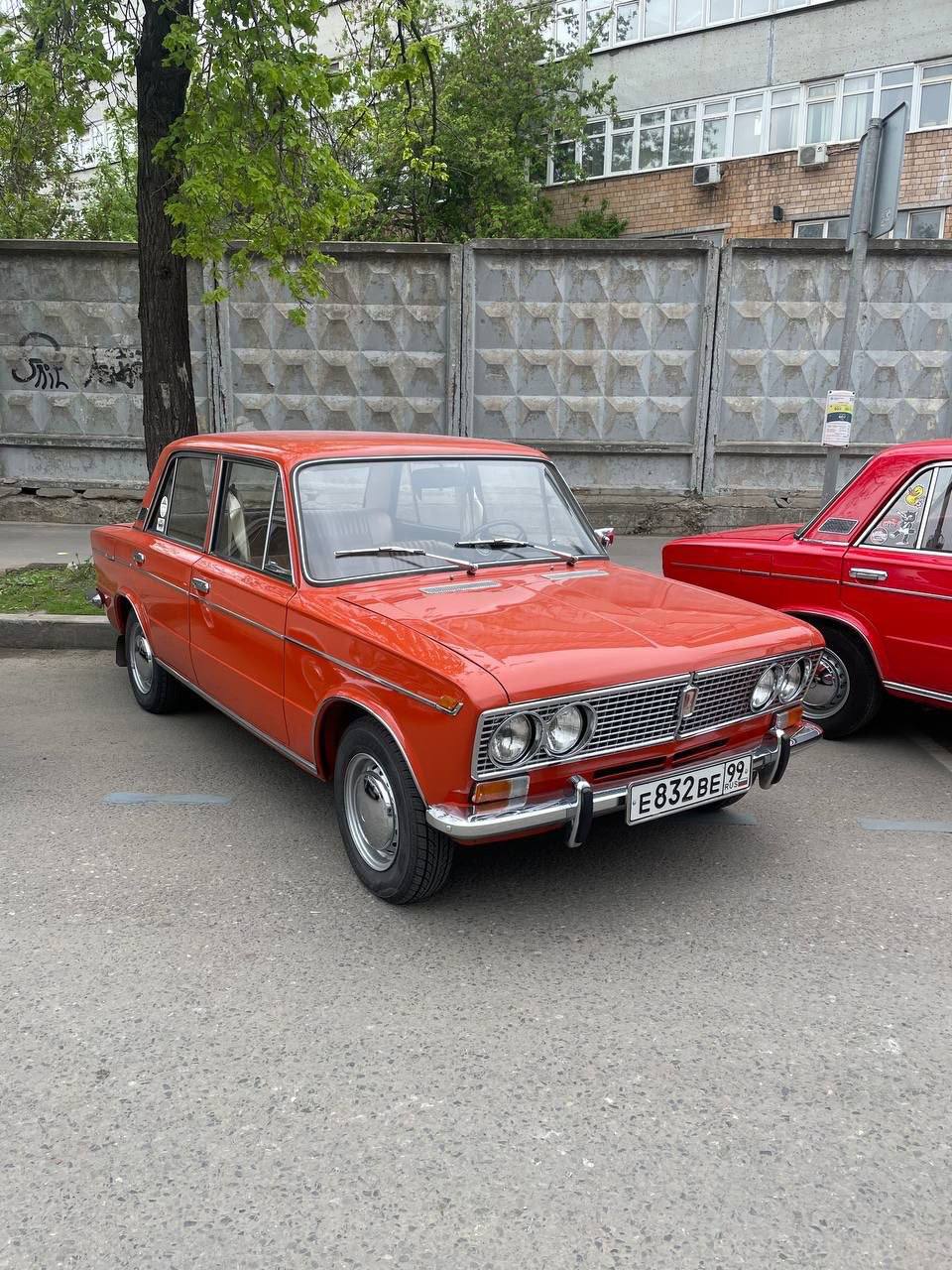 Участник ретро-выставки: ВАЗ-21031 1975 года