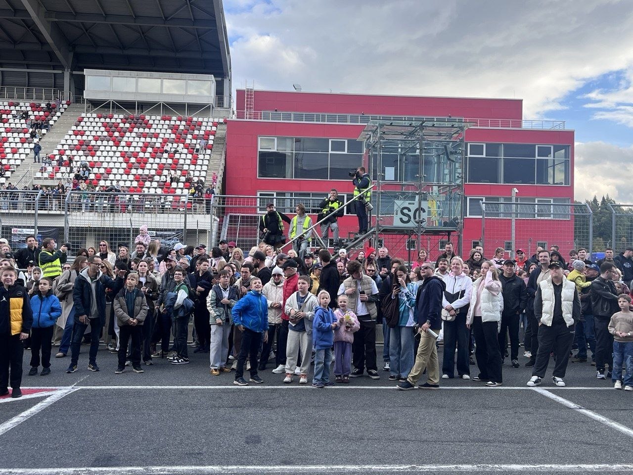 Moscow Raceway приглашает на экскурсию и гоночное такси