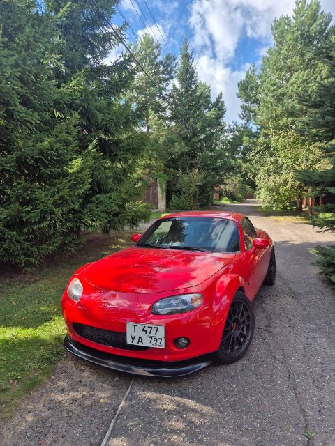 Между делом немного освежили и выгуляли MX-5.