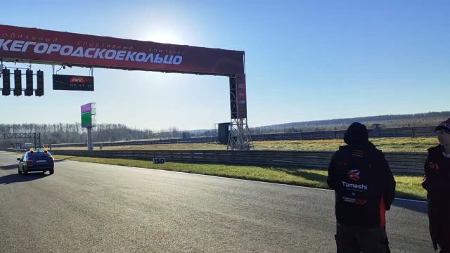 Стартуем 9 в абсолюте и 5 в своем классе.