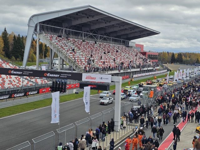 Атмосфера заездов Team Classic на Moscow Raceway