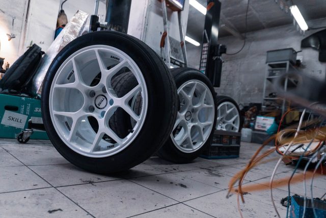 Honda Civic EG получил новый мотор и дифференциал в боксе