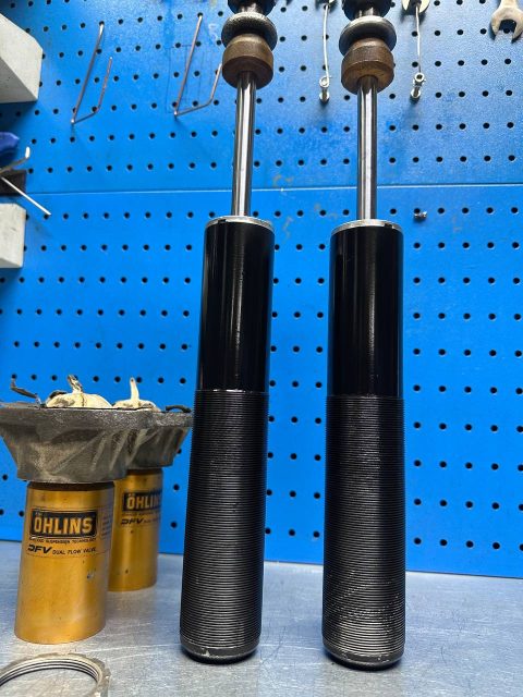 Ремонт амортизатора ÖHLINS DFV после неправильной установки