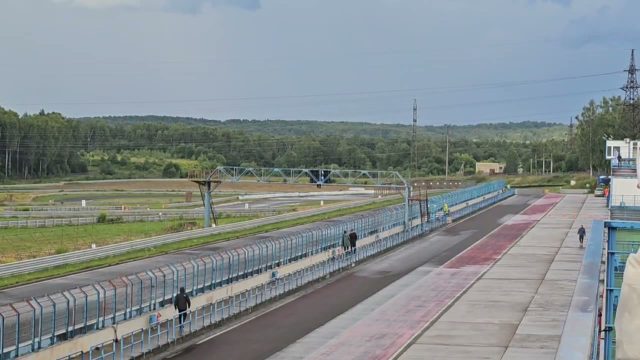 Серёга показал время 2:11.794 на мокрой трассе