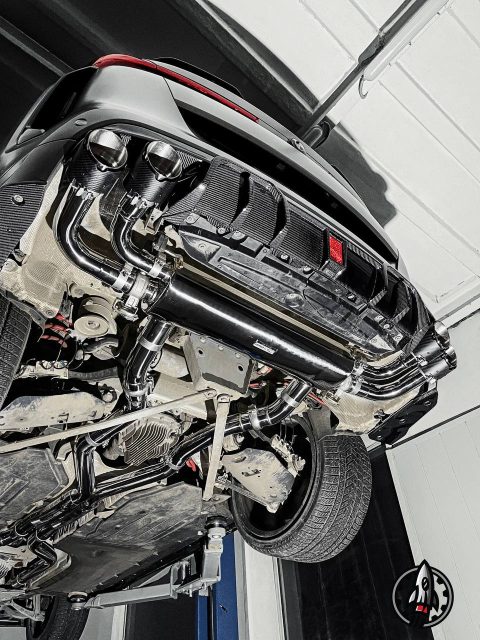 BMW X6M получил спортивный выхлоп и карбоновый обвес MEGALODON