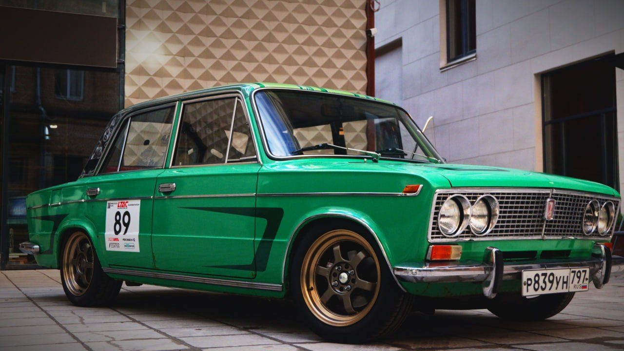 Lada (ВАЗ) 2103 — ¾ спереди