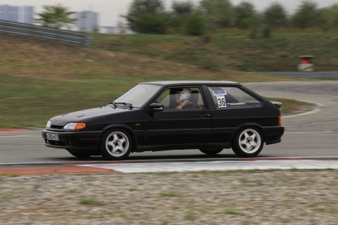 Lada (ВАЗ) 2113
