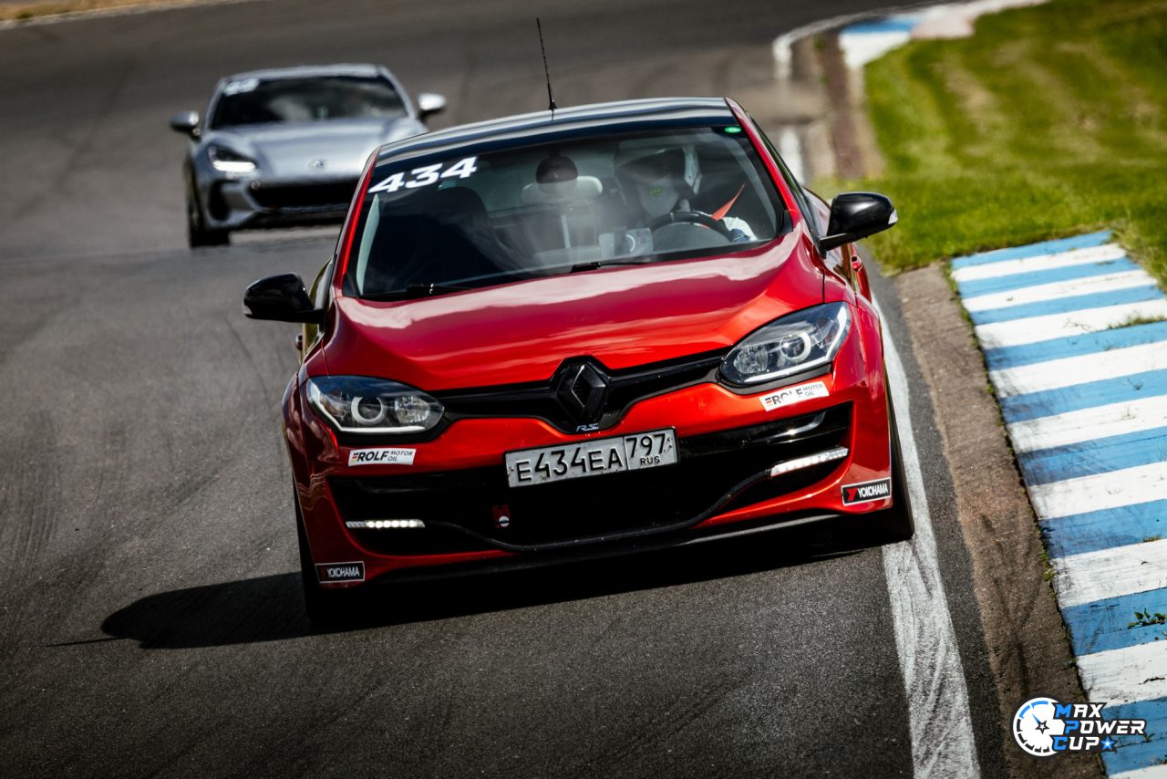 Megane 3 RS CUP Flame Red — фото