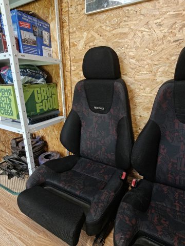 Пара полуковшей Recaro от Mitsubishi Mirage Cyborg