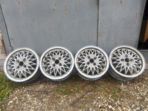 Диски Intra R15 6J 4x100 ET49, комплект