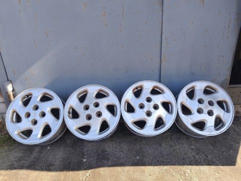 Оригинальные диски Nissan R14 4x100 5.5J ET40, комплект